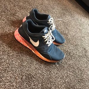 Nike size 8 running shoe